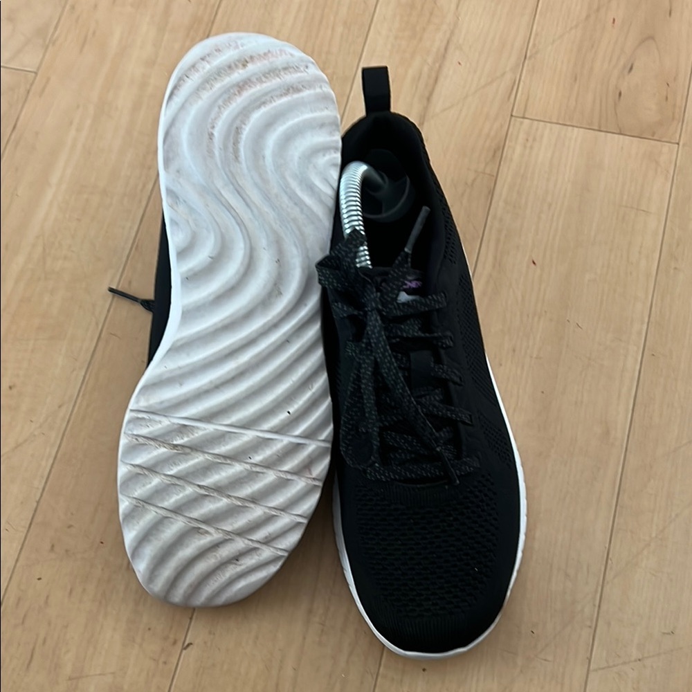 Skechers Black and White Sneakers Modern Knit Design - Picture 6 of 13